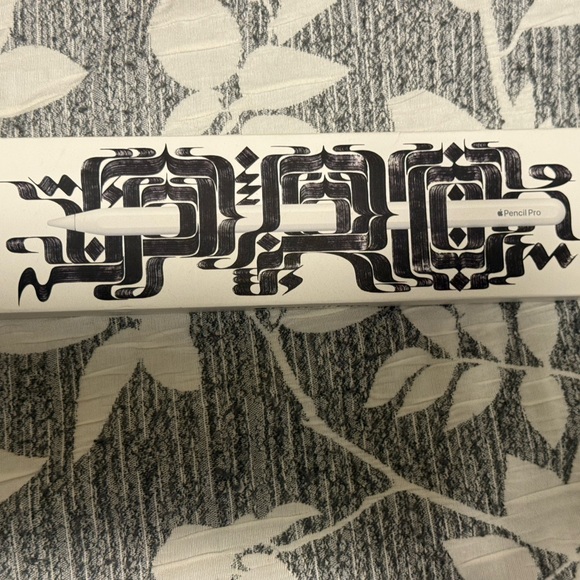 Apple Pencil Pro with Artistic Black and White Pattern - Picture 2 of 5